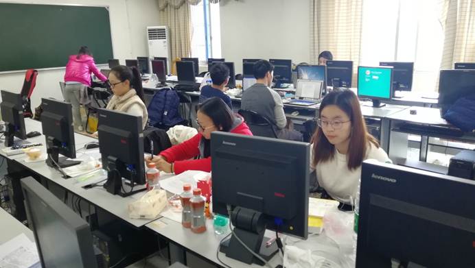 说明: \\Xcb002\待上稿件\2018.04.25计数学院澳门沙金游戏app在2018年美国大学生数学建模竞赛中喜获2项二等奖新闻稿件\参赛中的学生2.jpg